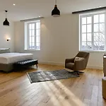 아파트호텔 12a, Luxury & Unique, Cinema, Terrace, Stunning View, Location! 3*