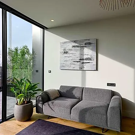 12a, Luxury & Unique, Cinema, Terrace, Stunning View, Location! Ξενοδοχείο με διαμερίσματα Oisterwijk