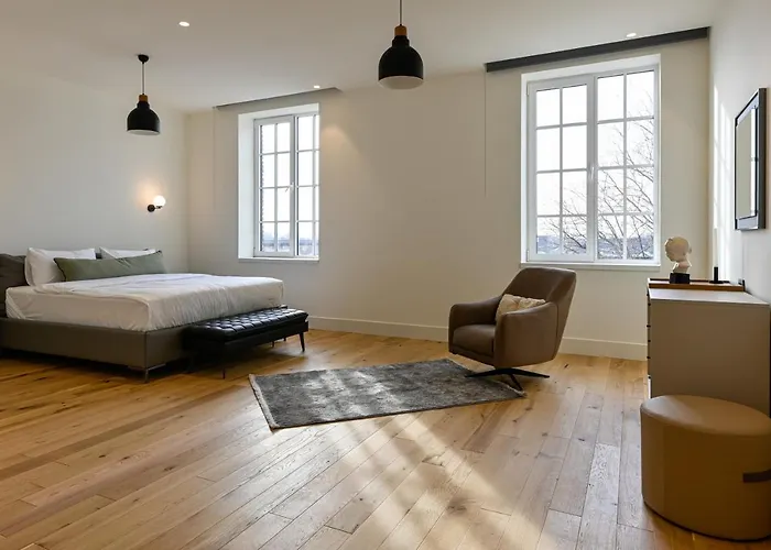 アパートホテル 12a, Luxury & Unique, Cinema, Terrace, Stunning View, Location! 4*