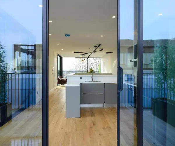 12a, Luxury & Unique, Cinema, Terrace, Stunning View, Location!