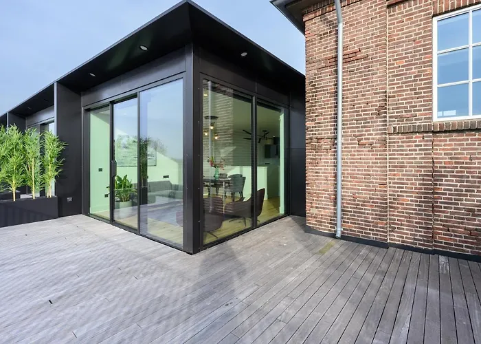 アパートホテル 12a, Luxury & Unique, Cinema, Terrace, Stunning View, Location! 4*