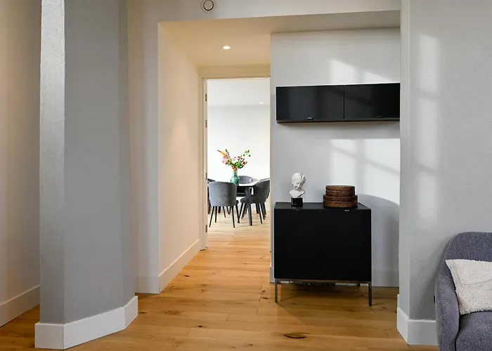 アパートホテル 12a, Luxury & Unique, Cinema, Terrace, Stunning View, Location! オーイステルウェイク