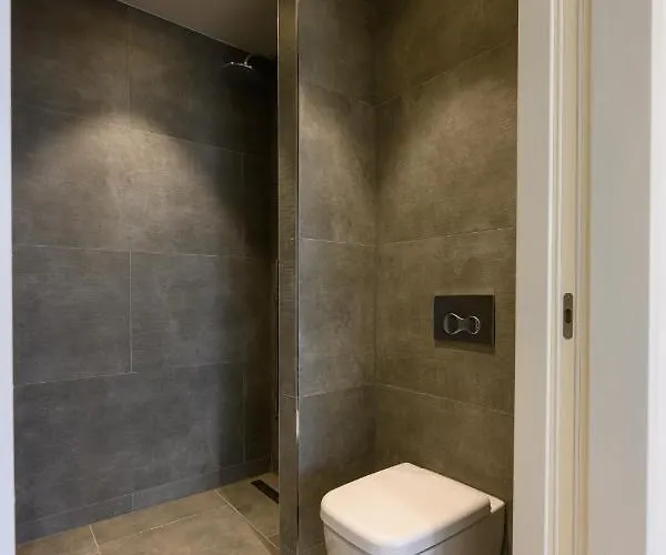 12a, Luxury & Unique, Cinema, Terrace, Stunning View, Location! オーイステルウェイク