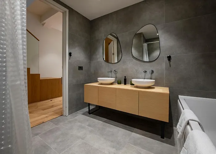 アパートホテル 12a, Luxury & Unique, Cinema, Terrace, Stunning View, Location!