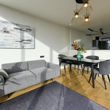 Hotel apartamentowy 12a, Luxury & Unique, Cinema, Terrace, Stunning View, Location! Oisterwijk